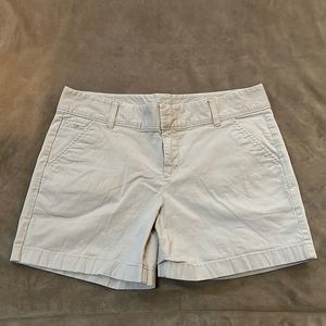 Caslon Shorts